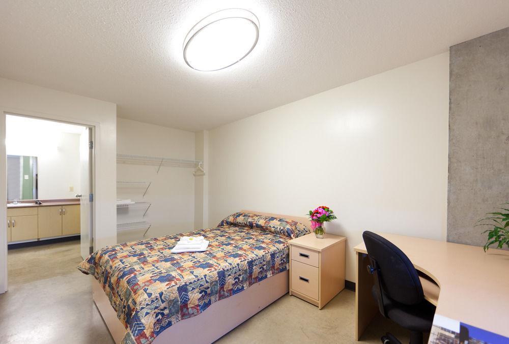 Macewan University Residence Edmonton Bagian luar foto