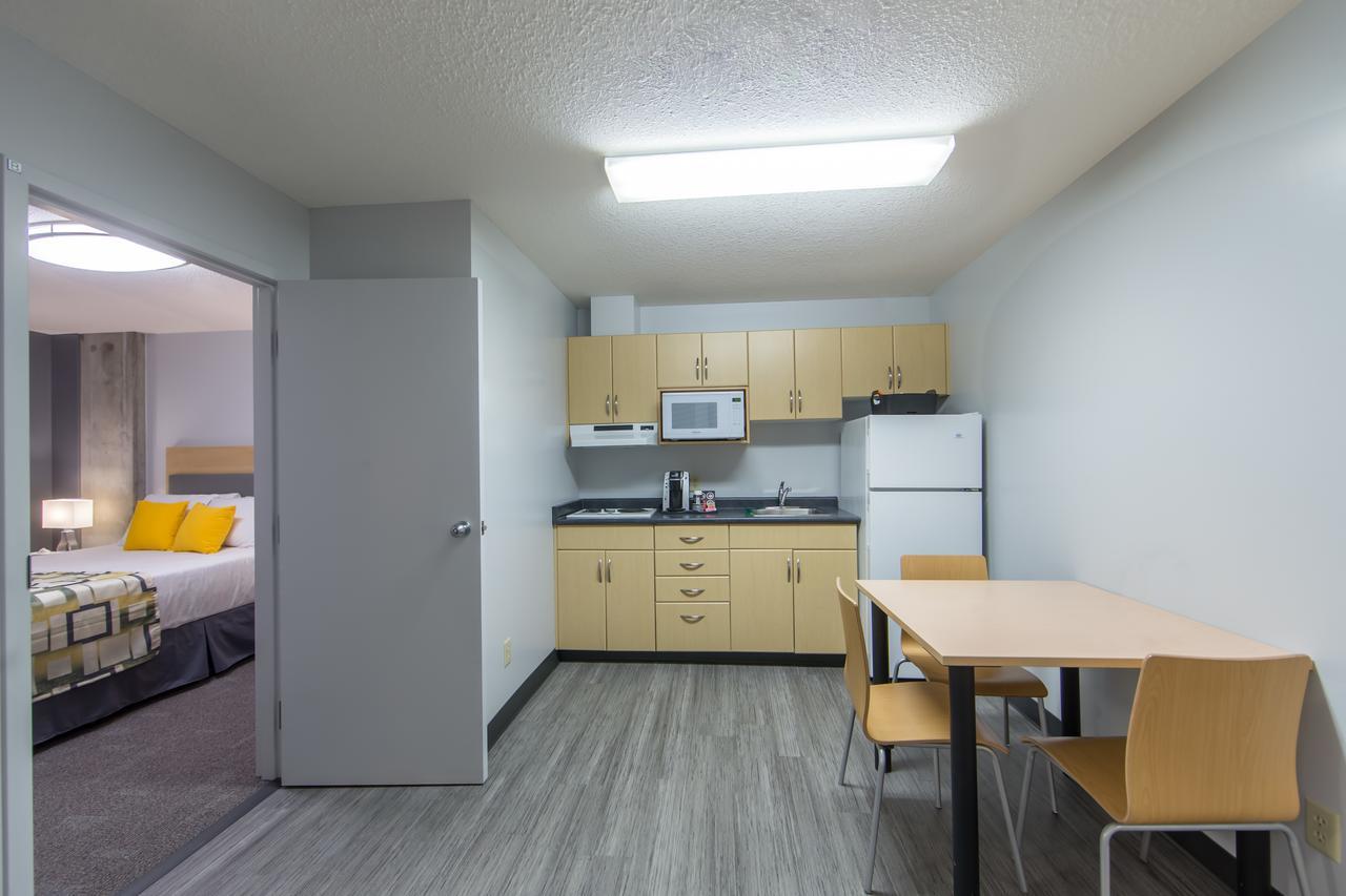 Macewan University Residence Edmonton Bagian luar foto