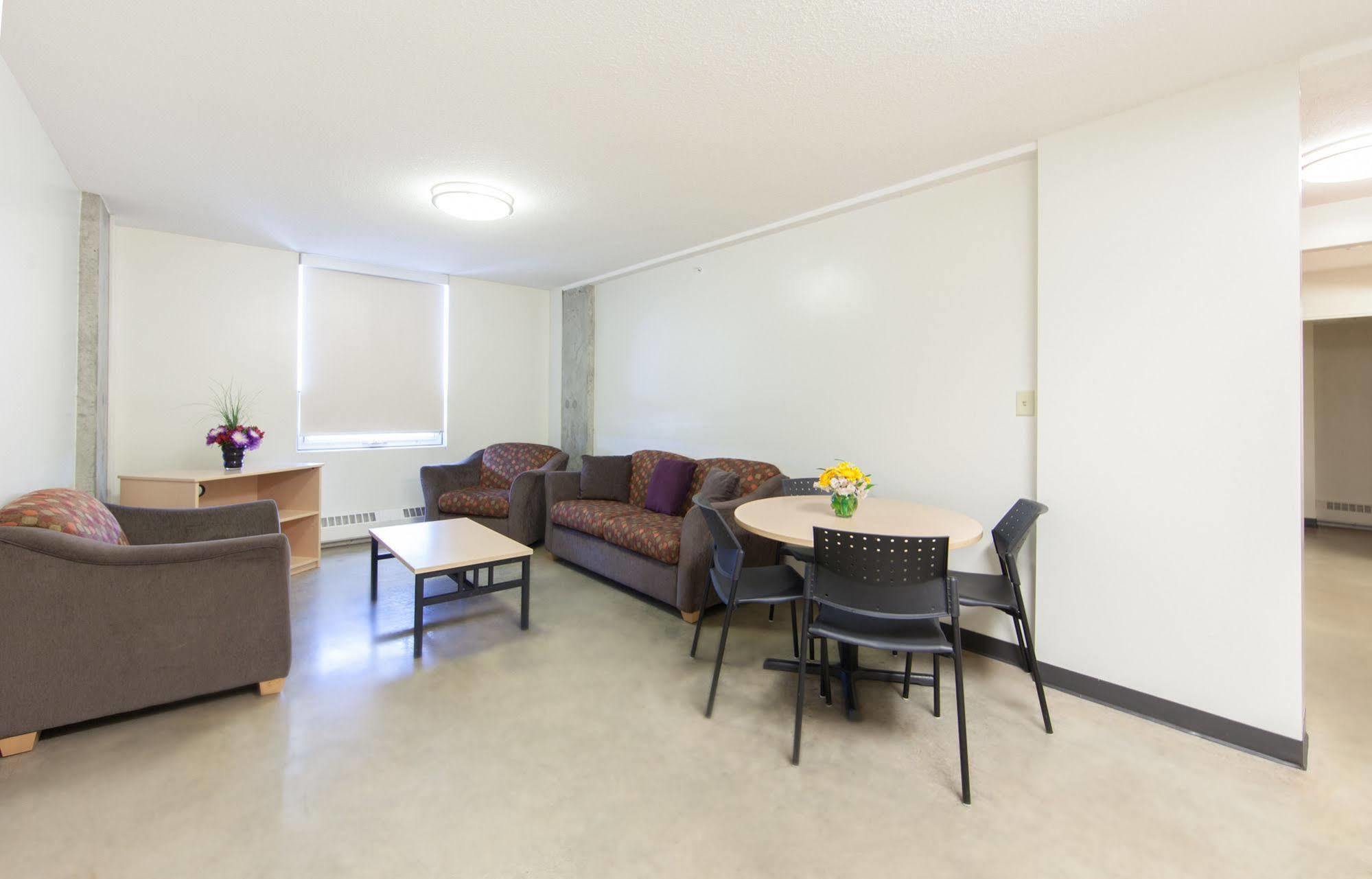 Macewan University Residence Edmonton Bagian luar foto