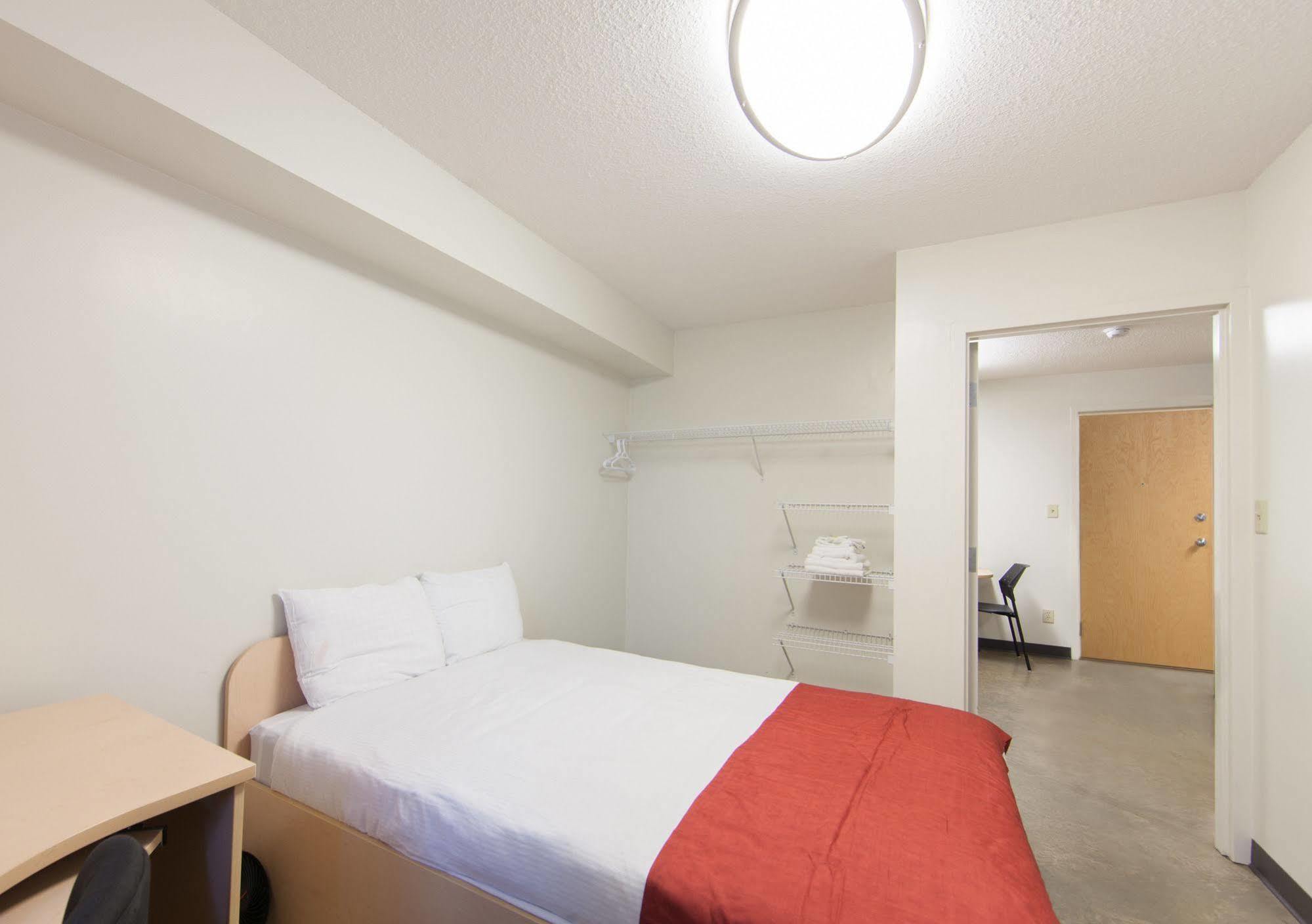 Macewan University Residence Edmonton Bagian luar foto