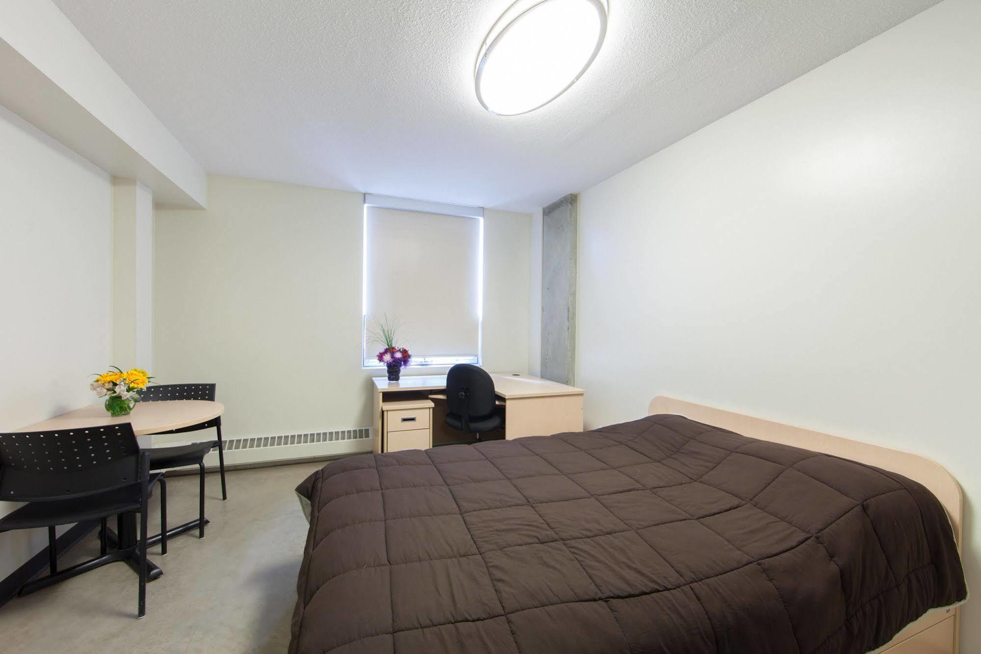 Macewan University Residence Edmonton Bagian luar foto