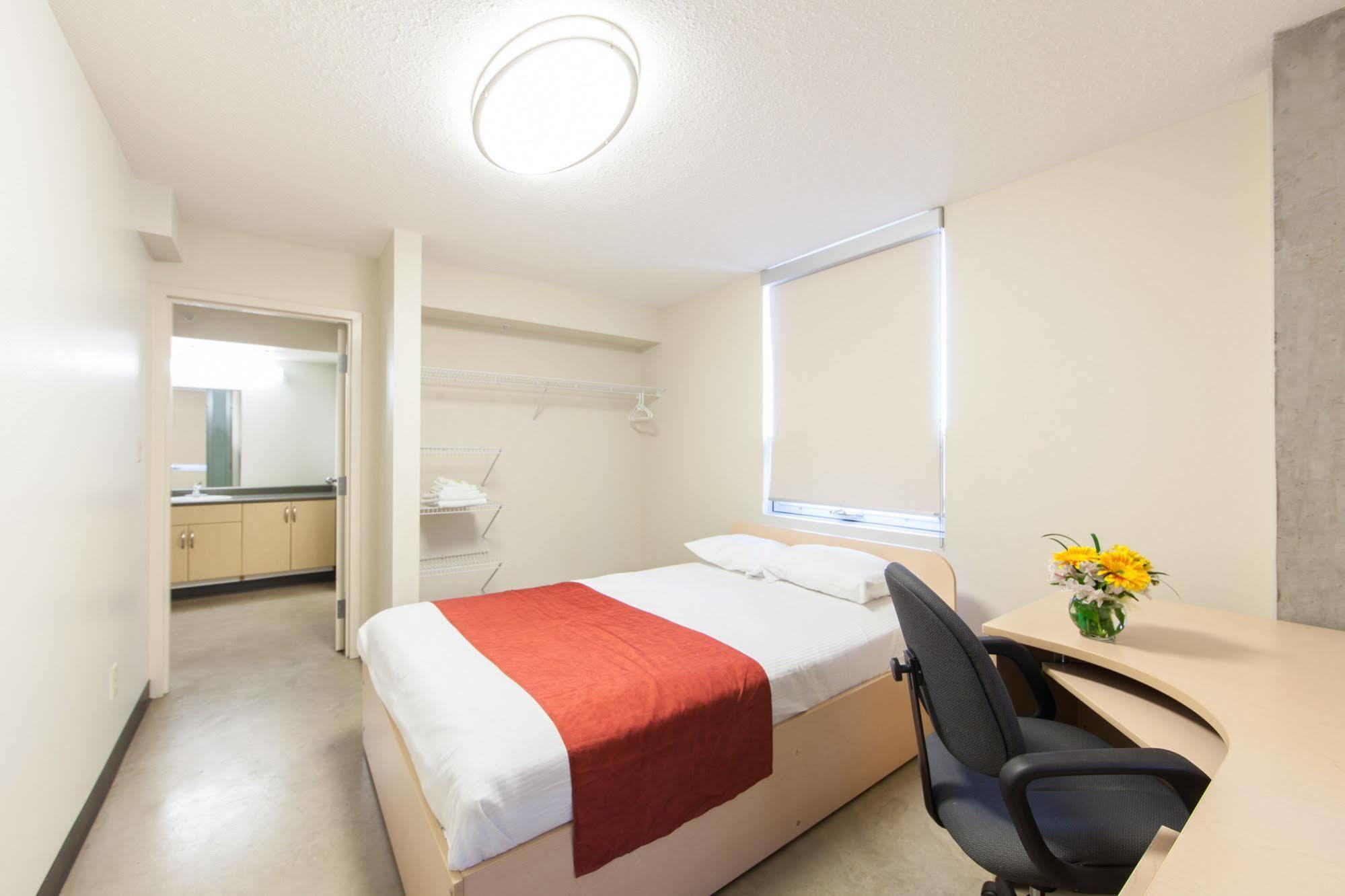 Macewan University Residence Edmonton Bagian luar foto