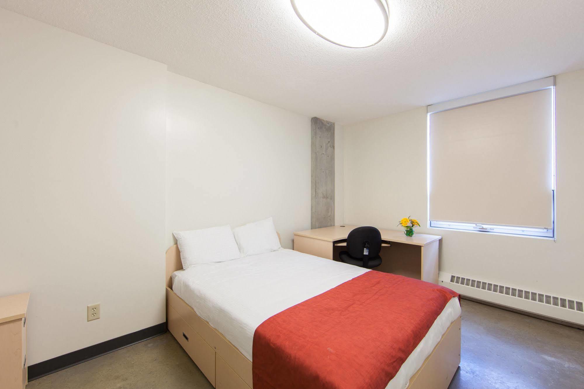 Macewan University Residence Edmonton Bagian luar foto