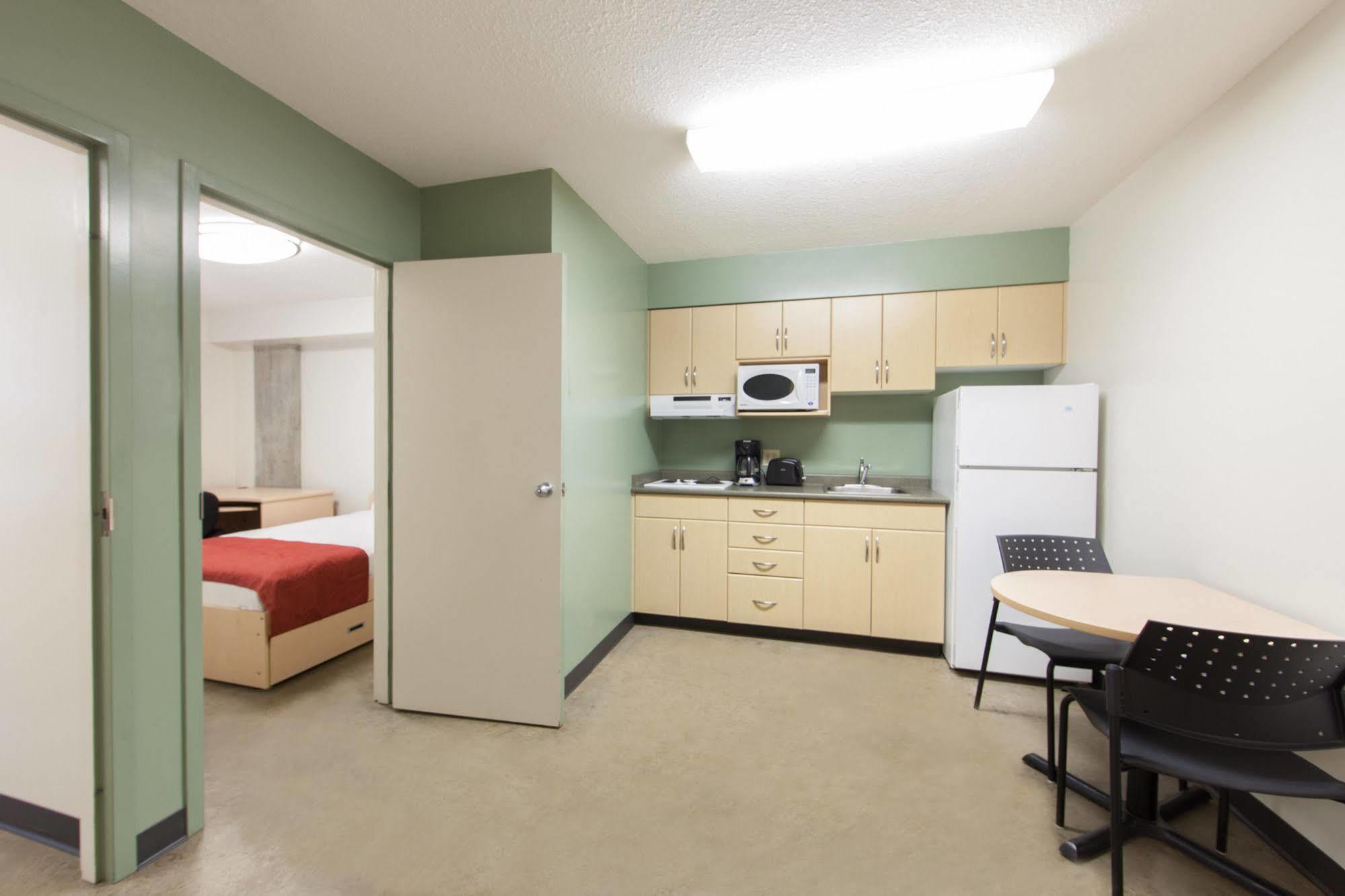 Macewan University Residence Edmonton Bagian luar foto